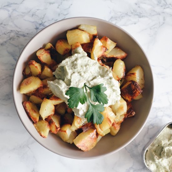 Baked potatoes with aioli sauce